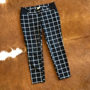 Old Navy black windowpane pixie maternity pants